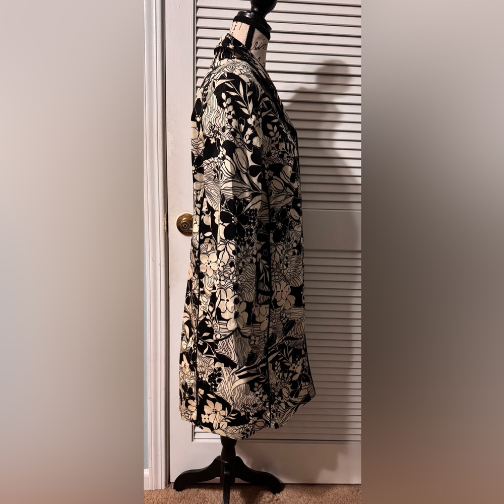 Oscar de la Renta Black and Cream Floral Patterned Pea Coat - Picture 6 of 15